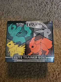 Evolving Skies ETB Elite Trainer Box [Flareon/Jolteon/Umbreon/Leafeon] SEALED - Image 1