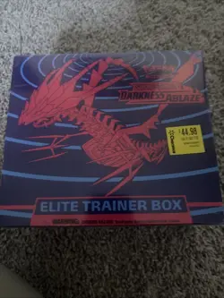 Pokemon TCG: Sword & Shield 3 Darkness Ablaze Elite Trainer Box 820650807312 - Image 1