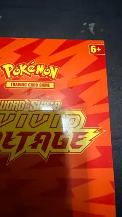 Pokemon Sword Shield Vivid Voltage Elite Trainer Box Sealed Small Tears Plastic! 820650106798 - Image 3