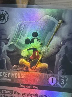 Lorcana Fabled ERROR HOLO SHIFT Mickey Mouse Standard Bearer Epic 221/204 - Image 2