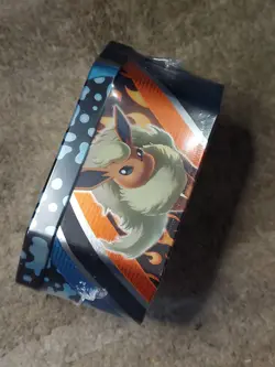 Pokemon TCG Vaporeon V Tin Eevee Evolutions Factory Sealed 2021 - Image 4