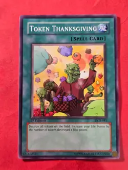 2003 Yu-Gi-Oh! TCG Dark Crisis 1st Edition #DCR041, Token Thanksgiving, C, cd1 - Image 1