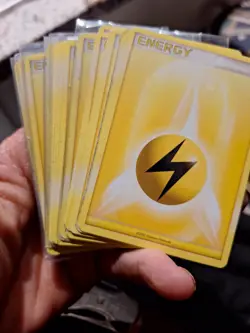 33x Pokemon Lightning Energy 2005-2010 - Basic Energy Deck Builder Lot - Image 1