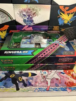 Pokemon TCG - Shrouded Fable Greninja and Kingdra EX Special Collection Sealed - Image 4