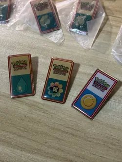 15 POKEMON TRADING CARD GAME LEAGUE BADGES PINS - Lot Of New Old Stock / Used - Image 2
