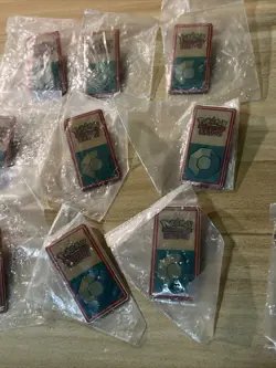 15 POKEMON TRADING CARD GAME LEAGUE BADGES PINS - Lot Of New Old Stock / Used - Image 4