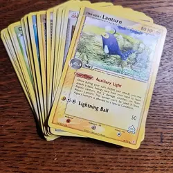 Small mixed lot of vintage Pokemon cards 2004-2009 - Image 1