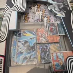Pokemon TCG Black Bolt & White Flare Unova Heavy Hitters Premium Collection box - Image 3