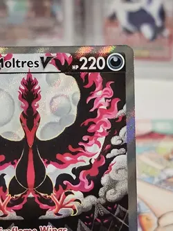 2021 Pokemon SWSH Chilling Reign #177/198 Galarian Moltres V - Image 4