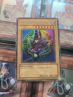 Dark Magician LOB-005 The Legend of Blue Eyes White Dragon HOLO FADE ERROR - Image 1
