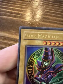 Dark Magician LOB-005 The Legend of Blue Eyes White Dragon NICE CONDITION - Image 3