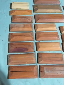 Vtg Lot of 28 Wood Place Card Holders Table Number Photo Name Menu Stands A79 - Image 2