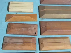Vtg Lot of 28 Wood Place Card Holders Table Number Photo Name Menu Stands A79 - Image 5