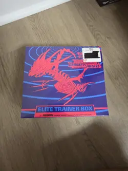 Pokemon TCG: Sword & Shield 3 Darkness Ablaze Elite Trainer Box 820650807312 - Image 1