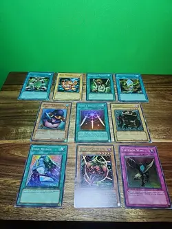 LOT OF MIX YU-GI-OH ! TRADING CARDS 10 Cards - Image 1