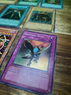 LOT OF MIX YU-GI-OH ! TRADING CARDS 10 Cards - Image 2