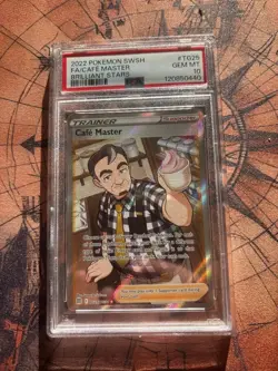 PSA 10 - CAFE MASTER #TG25 - Pokemon 2022 Brilliant Stars - Full Art Trainer TGC - Image 1