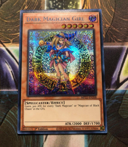 * DARK MAGICIAN GIRL * MINT 1ST EDITION PRISMATIC SECRET RARE MP22-EN268 YUGIOH! - Image 1