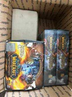 Box of world of warcraft cards - Heroes of Azeroth - 8 lbs - Image 1