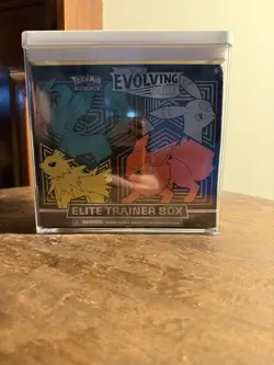 Evolving Skies ETB Elite Trainer Box [Flareon/Jolteon/Umbreon/Leafeon] SEALED - Image 1