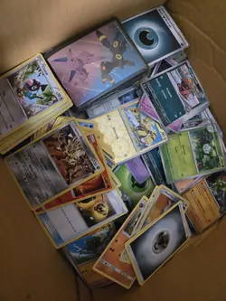 Bulk Lot Of 1000+ Modern Pokemon Cards- Commons, Reverse Holos + - Image 1