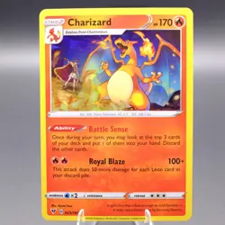 Charizard 025/185 Rare SWSH04: Vivid Voltage Pokemon TCG NM - Image 1