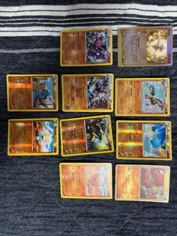 Pokemon FIGHTING TYPE HOLOS lot - 10 TCG Trading Cards - Image 1