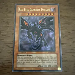 1996 TCG 1st Edition RED-EYES DARKNESS DRAGON HOLO RARE #SD1-EN001 - Image 1