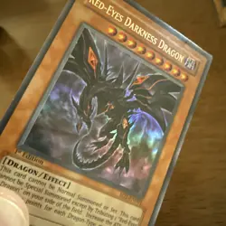1996 TCG 1st Edition RED-EYES DARKNESS DRAGON HOLO RARE #SD1-EN001 - Image 2