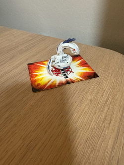 Bakugan Battle Brawler LOT - Bakugan Binder (96 Cards) + 3 Bakugans - Image 2