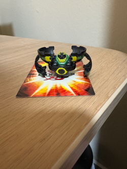 Bakugan Battle Brawler LOT - Bakugan Binder (96 Cards) + 3 Bakugans - Image 5