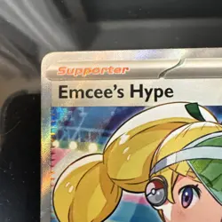 Pokemon TCG Emcee's Hype 220/182 Destined Rivals Full Art Trainer NM/M Condition - Image 2