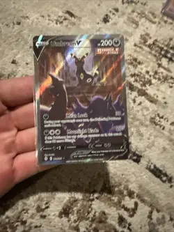 Pokemon TCG Umbreon v Evolving Skies Holo Ultra Rare Card 189/203 Mint Condition - Image 1
