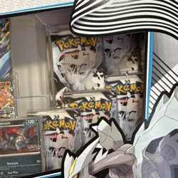 Pokemon Unova Heavy Hitters Kyurem GX Scarlet & Violet Black & White Bolt Flare - Image 3