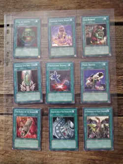 Old Yu-Gi-Oh Cards - Lot N - Image 1