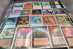 VINTAGE MIXED LOT OF 28 MAGIC THE GATHERING CARDS ** SALE ** - Image 1