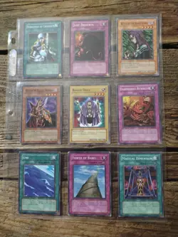 Old Yu-Gi-Oh Cards - Lot R - Image 1