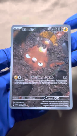 2024 Pokemon Stunfisk Illustration Rare SV08: Surging Sparks 202/191 NM 202/191 - Image 2