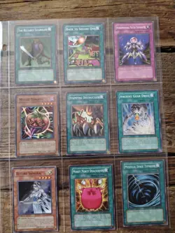 Old Yu-Gi-Oh Cards - Lot AA - Image 1