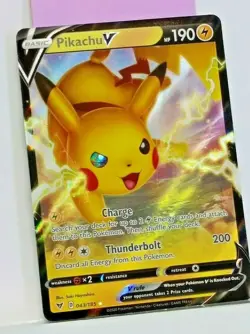 Pikachu V 043/185 Ultra Rare Pokemon Sword & Shield Vivid Voltage NM/M - Image 2