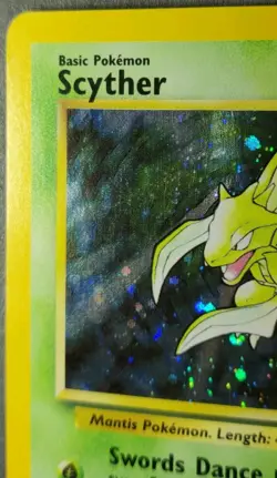 Rare, Holographic Pokemon Base Set 2 Scyther 17/130 - Image 3