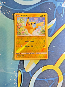 POKEMON PIKACHU 19/68 REVERSE HOLO HIDDEN FATES LP-NM - Image 1