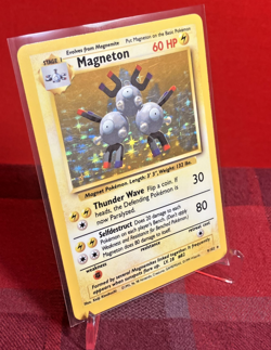 Magneton 9/102 Base Set Pokemon TCG Holo MP - Image 1