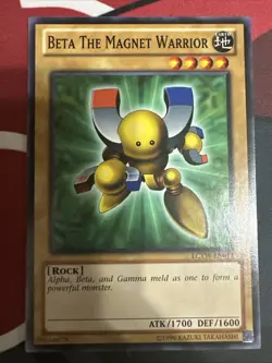 Beta the Magnet Warrior - NM - LCYW-EN013 - Unlimited - Common - Yu-Gi-Oh! TCG - Image 1