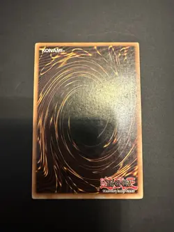 Blast Held by a Tribute DCR-104 Dark Crisis - Unlimited Edition Near Mint NM - Image 2