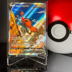 NEAR MINT Galarian Zapdos V 174/198 Alternate Full Art Chilling Reign Pokemon - Image 1