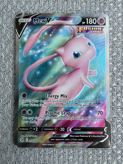 Mew V 250/264 - NM - Pokemon Fusion Strike - Ultra Rare - Image 1