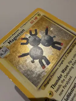 Pokemon TCG Card English Base Set Magneton 9/102 Holo Rare LP/MP - Image 4