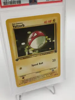 POKEMON Trading Card 2000 TEAM ROCKET 69/82 VOLTORB 1st EDITION grade PSA MINT 9 - Image 2