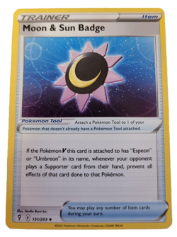 Pokemon Evolving Skies Moon And Sun Badge Uncommon Trainer Card 151/203 - Image 1
